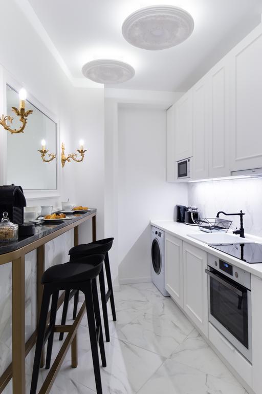 Chestnut & Eliza Apartment