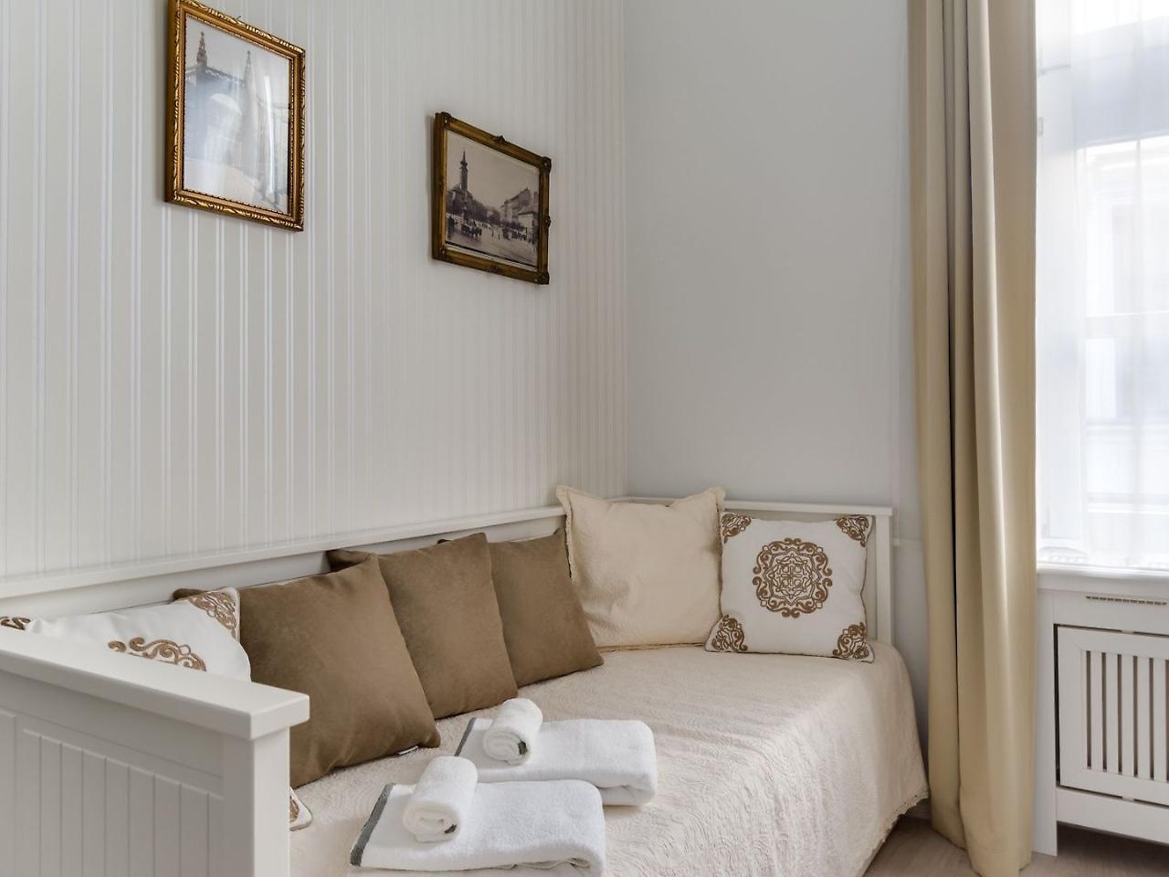 Chestnut & Eliza Apartment *